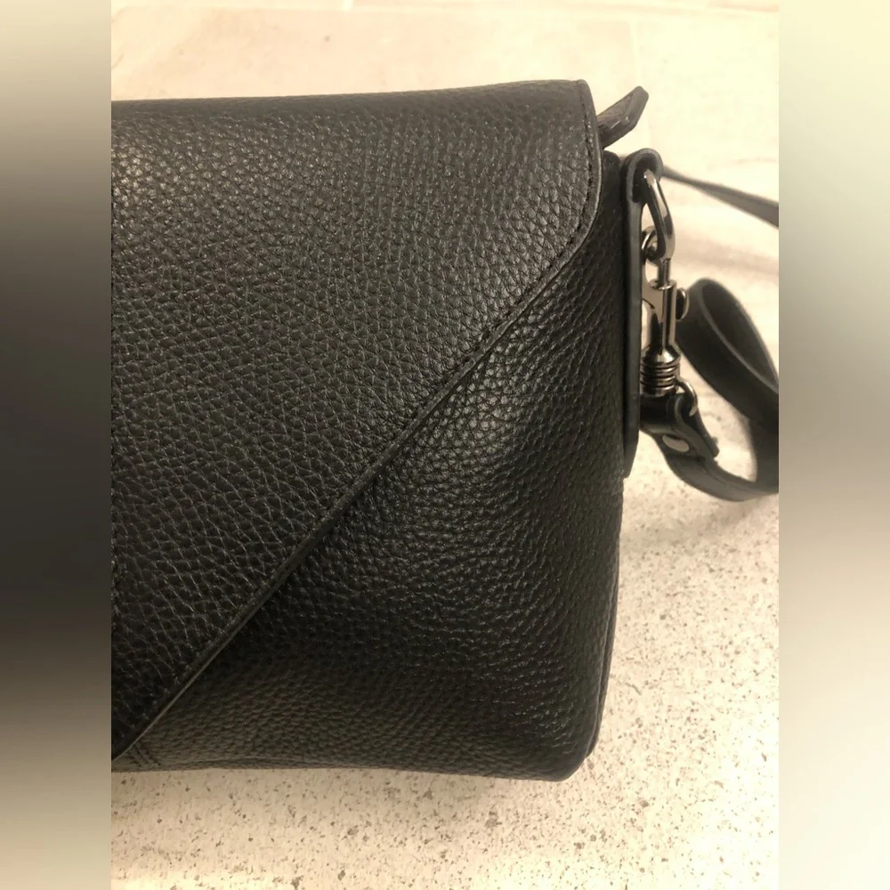 Status Anxiety “exile” bag (pebble leather) - Picture 8 of 13